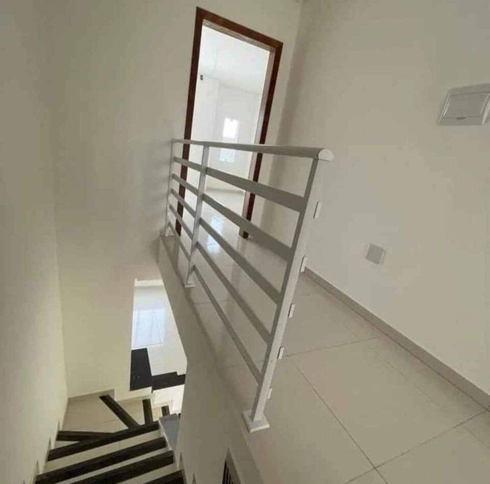 Casa à venda com 2 quartos, 108m² - Foto 3