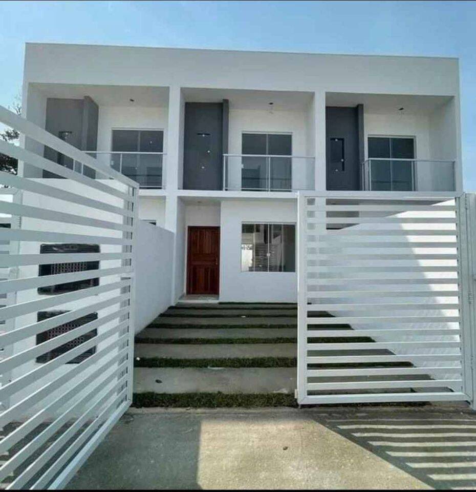 Casa à venda com 2 quartos, 108m² - Foto 1