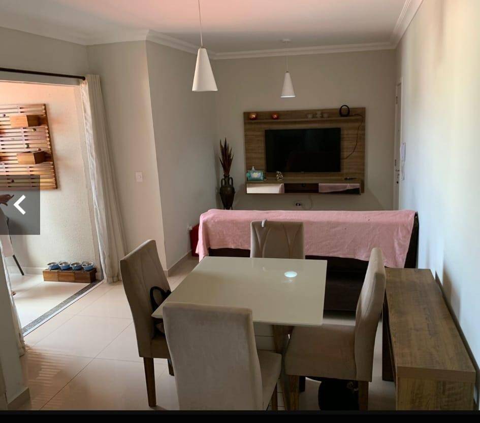 Apartamento à venda com 2 quartos, 70m² - Foto 2