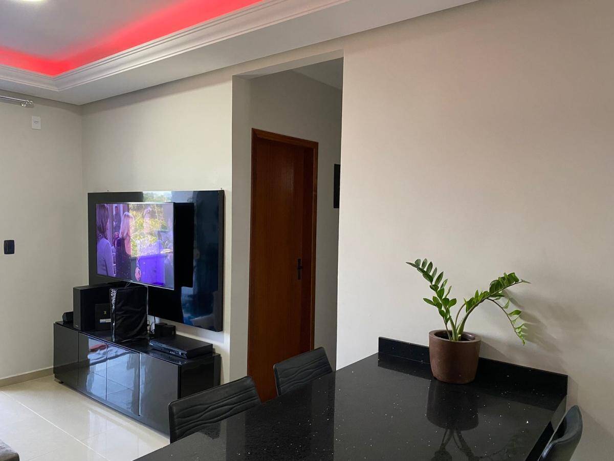 Apartamento à venda com 2 quartos, 62m² - Foto 4