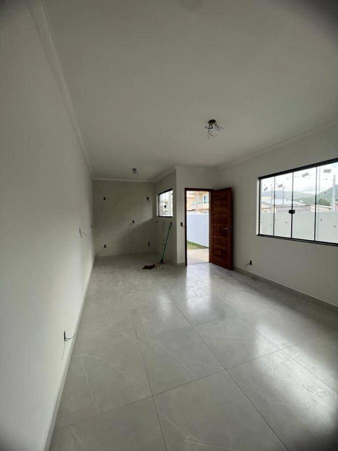 Casa à venda com 2 quartos, 55m² - Foto 5