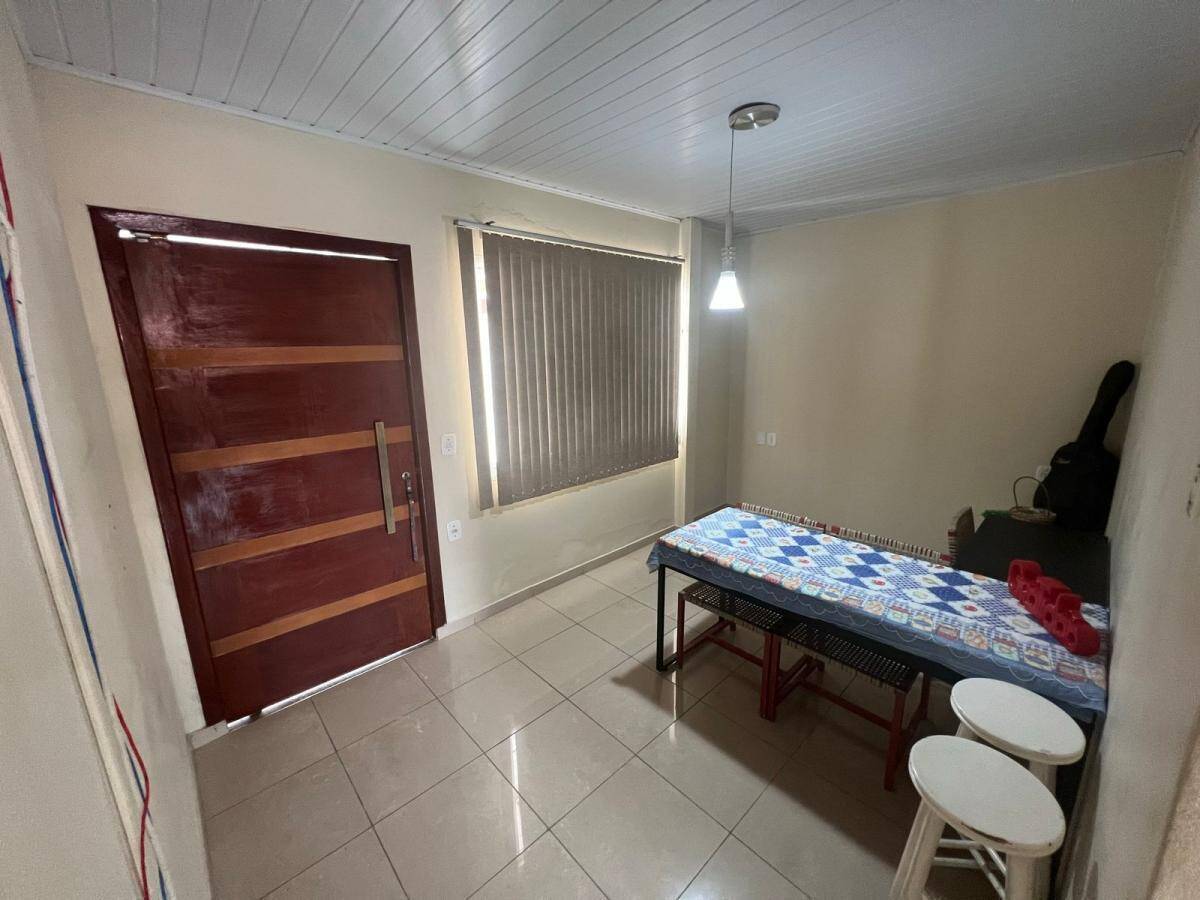 Casa à venda com 5 quartos, 150m² - Foto 1