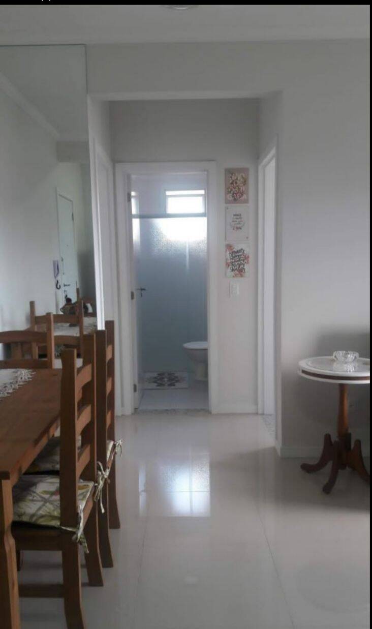 Apartamento à venda com 2 quartos, 65m² - Foto 2