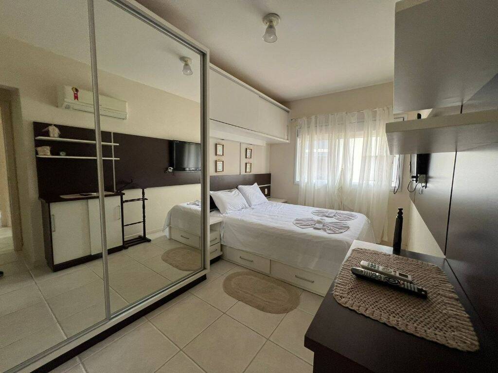 Apartamento à venda com 2 quartos, 73m² - Foto 1