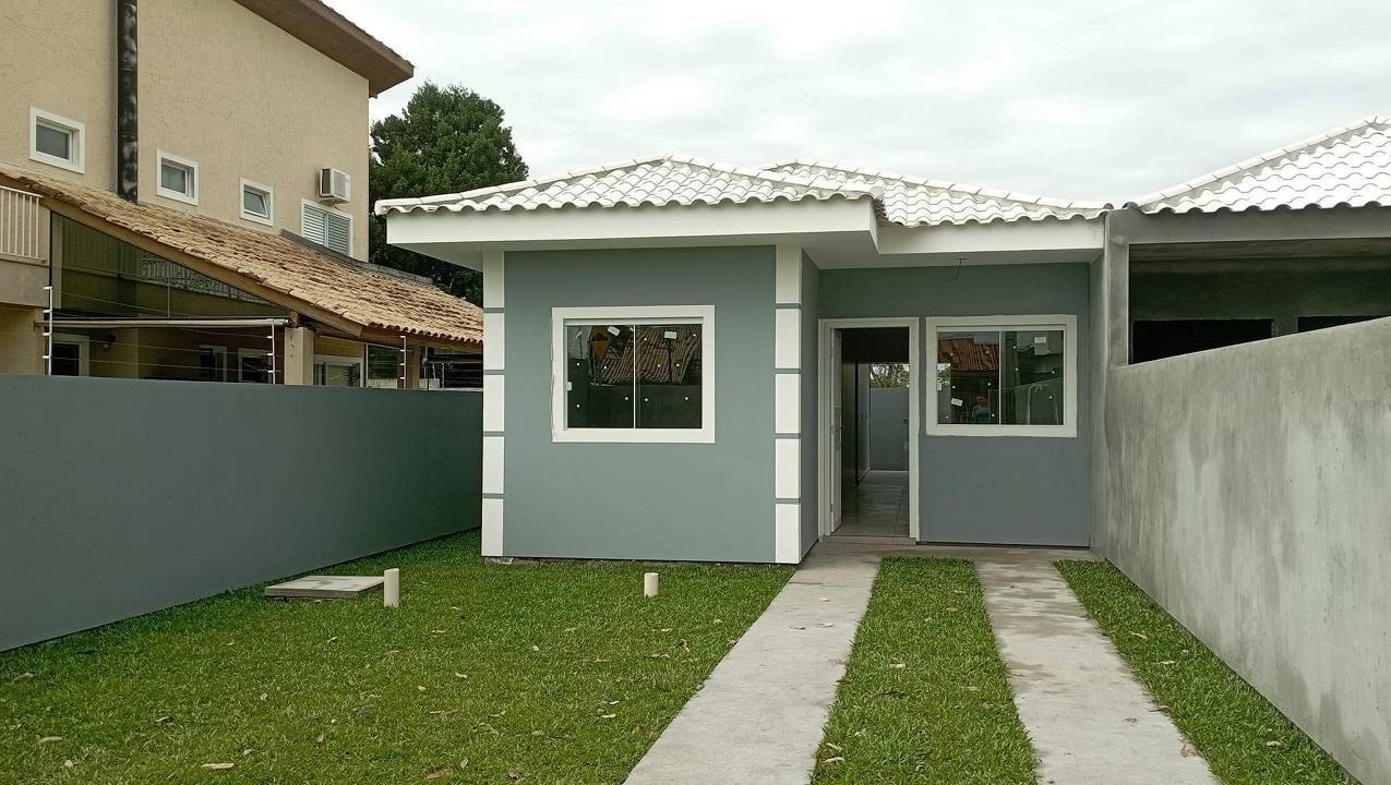 Casa à venda com 3 quartos, 80m² - Foto 1