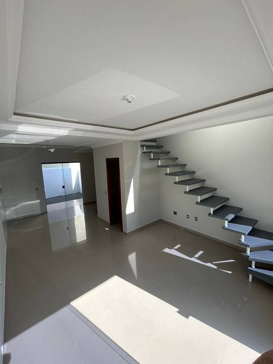 Casa à venda com 2 quartos, 82m² - Foto 4