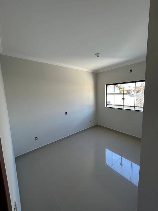 Casa à venda com 2 quartos, 82m² - Foto 9