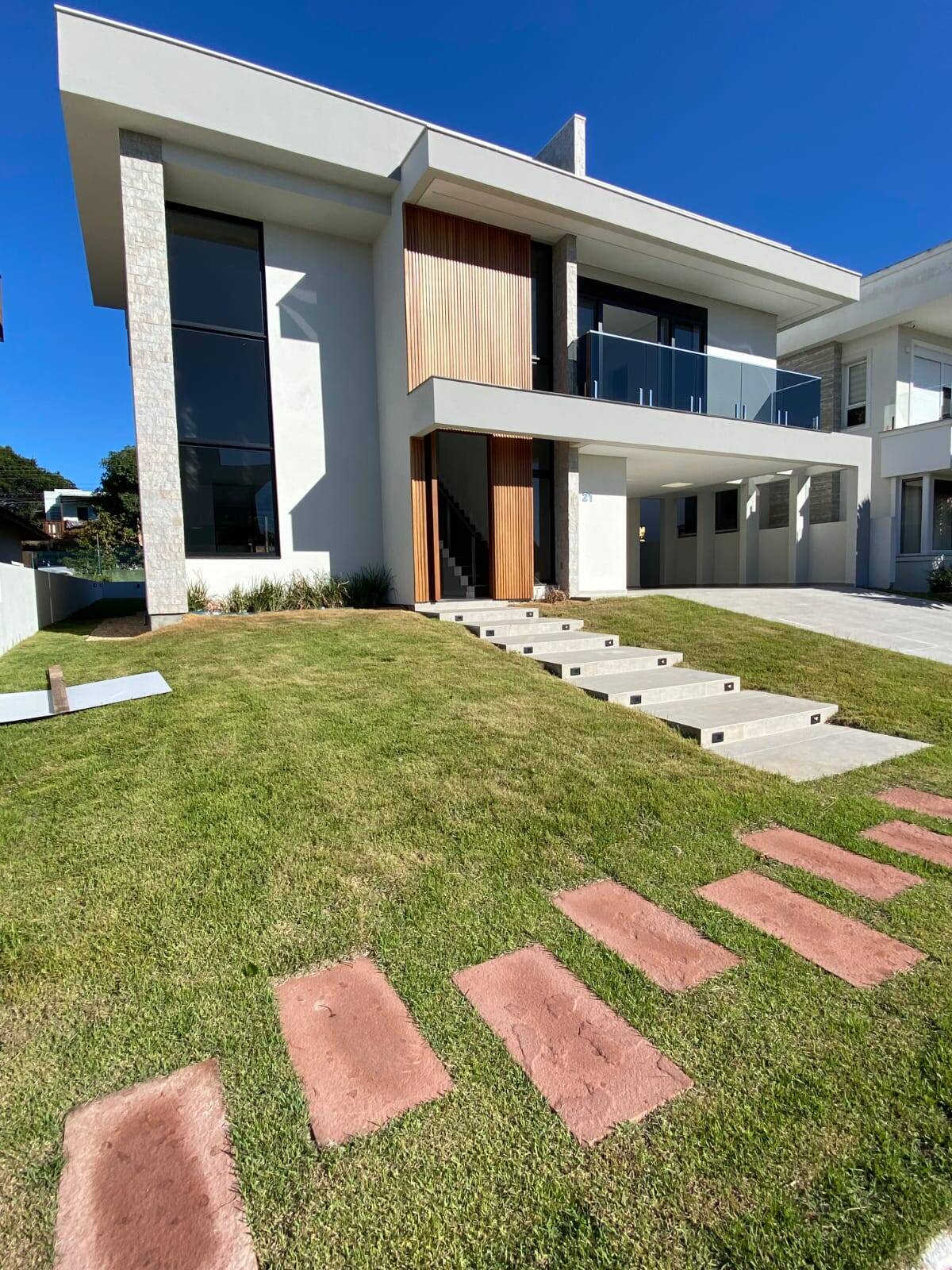 Casa à venda com 3 quartos, 300m² - Foto 2