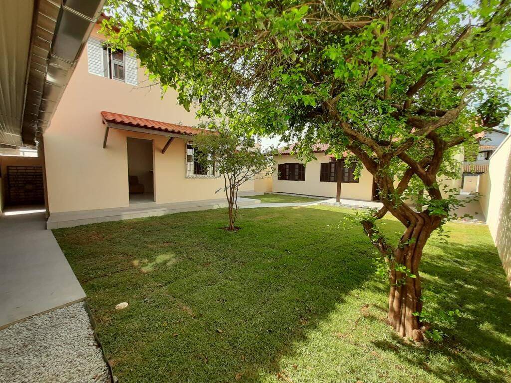 Casa à venda com 4 quartos, 222m² - Foto 14