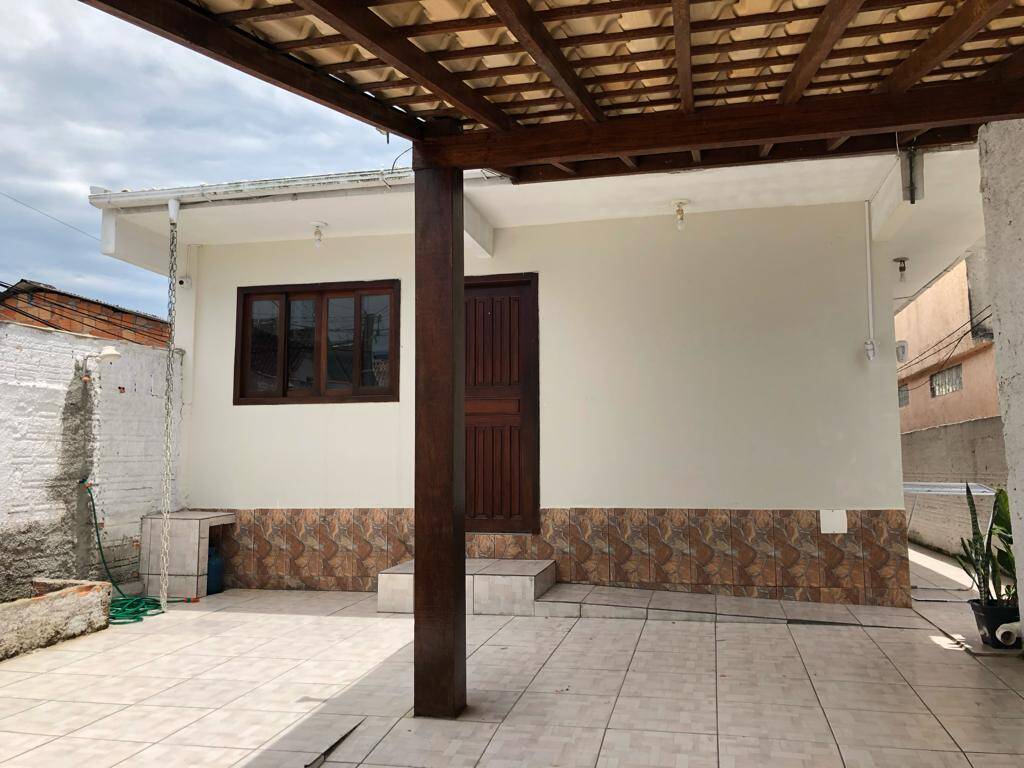 Casa à venda com 3 quartos, 100m² - Foto 3