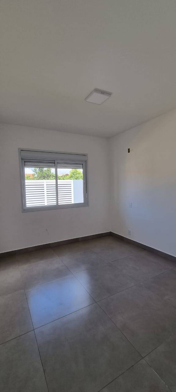 Casa à venda com 3 quartos, 90m² - Foto 12