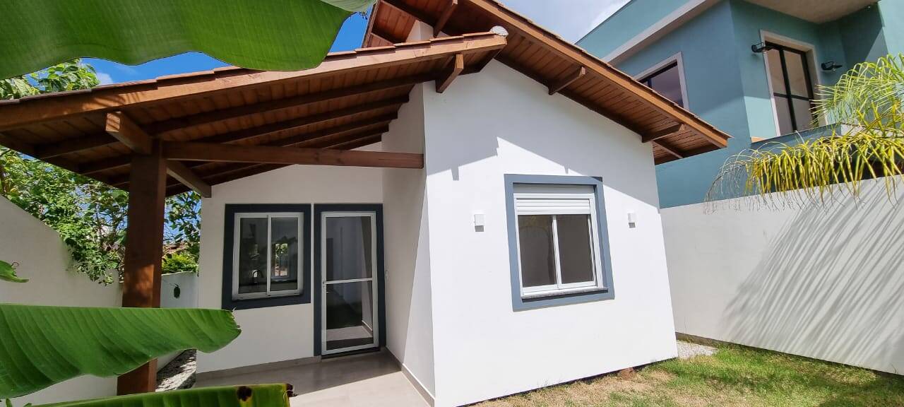 Casa à venda com 3 quartos, 90m² - Foto 2