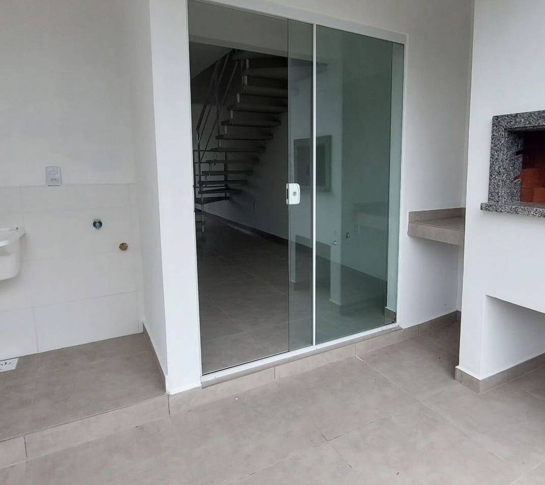 Casa à venda com 2 quartos, 92m² - Foto 4